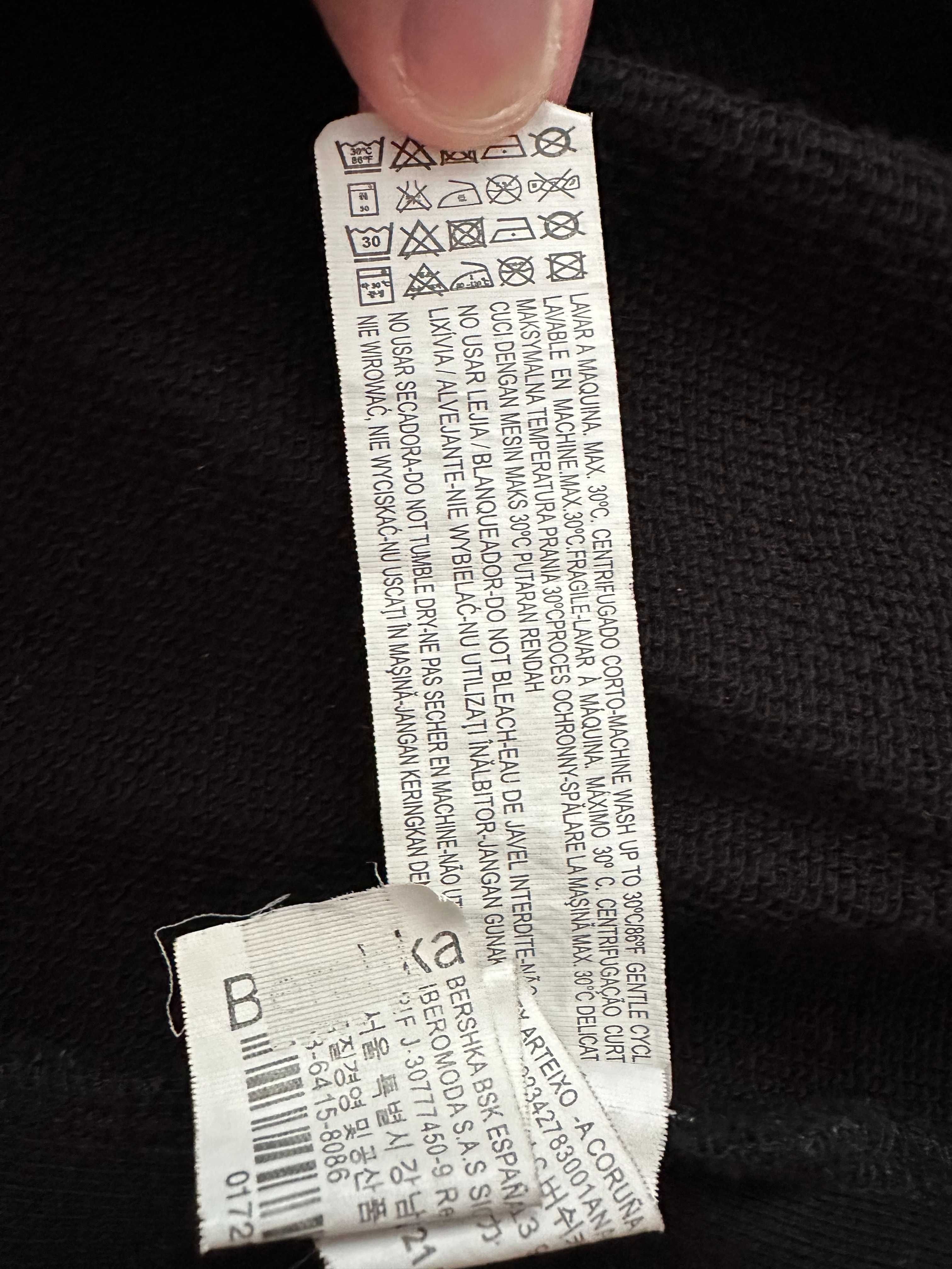 Hanorac Bershka negru, mărimea M, stare foarte bună