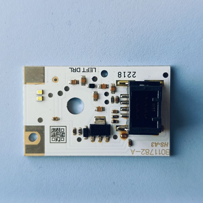 Платка Фар дневни светлини DRL LED AUDI A3 8V  B011782-A B011783-A