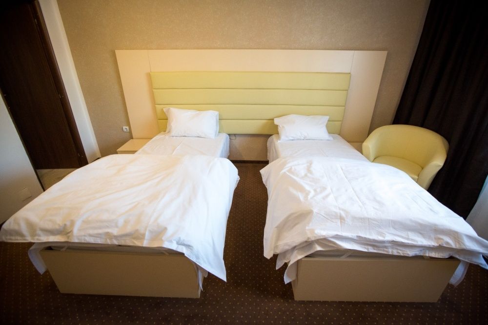 Camere Duble sau tween in regim hotelier