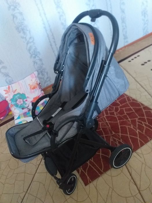 Продам прогулочную коляску в хорошем состоянии