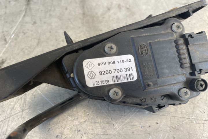 Pedala acceleratie 8200104482 Renault Espace a 4-a generatie (facelif