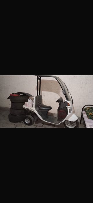 Хонда гира  на ходу в норм состояние без заднего богажа