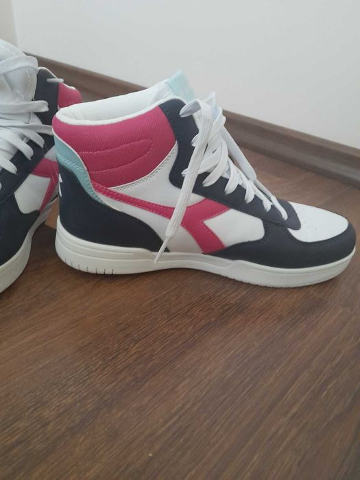 Нови обувки  Diadora 39