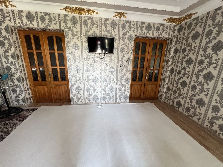 Дом селекция 5 соток 6 комнаты,цена 115000 у.е