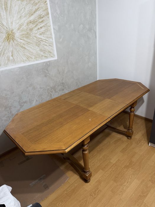 Masa extensibila din lemn masiv 8-10 persoane