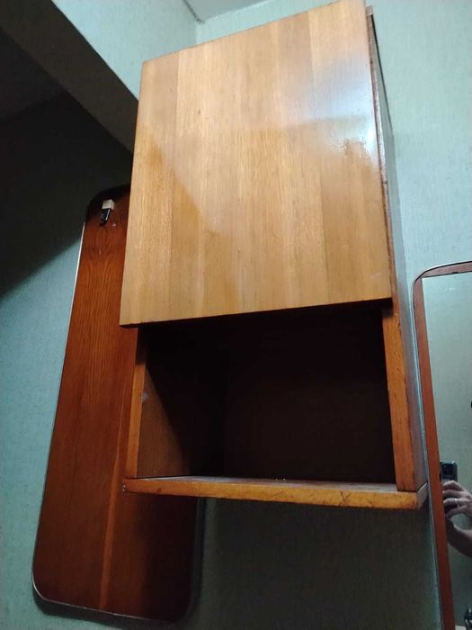 Продам стенку и прихожую