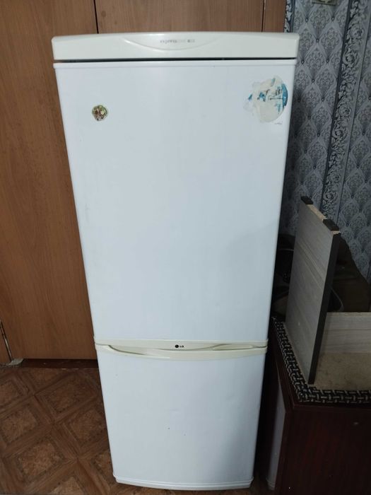 Продам не дорого рабочий холодильник LG