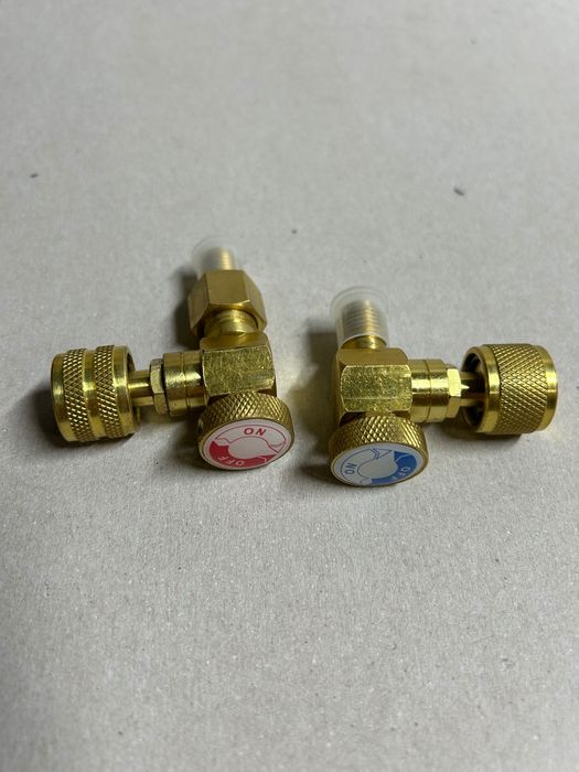 Robinete de agent frigorific de diferite tipuri.