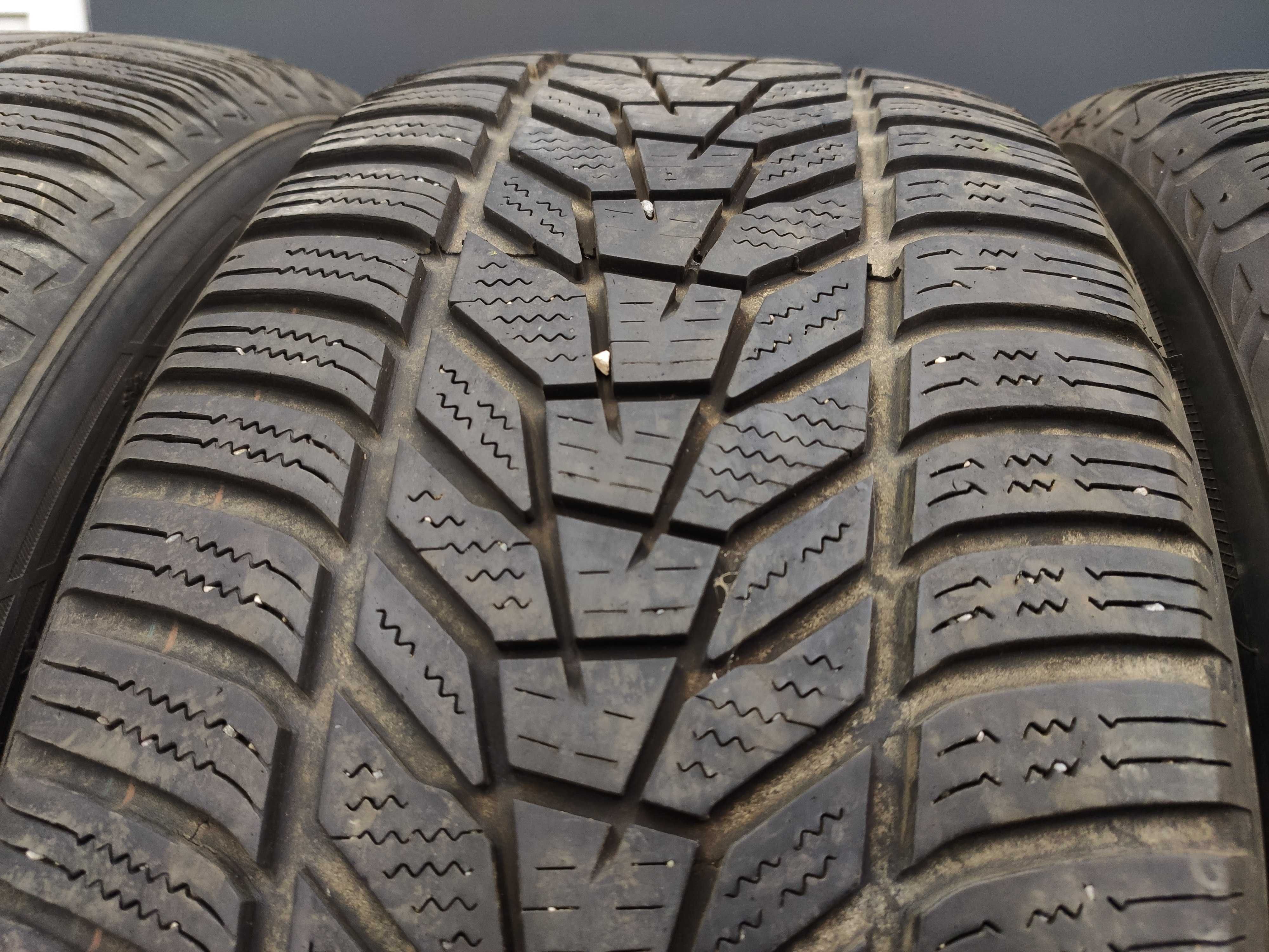 4бр Зимни гуми 235 55 17 - Lassa и Hankook - DOT 21,22