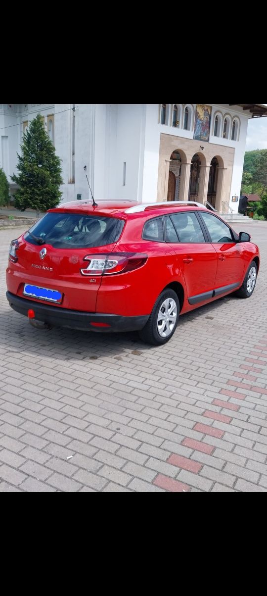 Vând RENAULT MEGAN 1,5 Motorină Euro 5 An 2010 luna 10