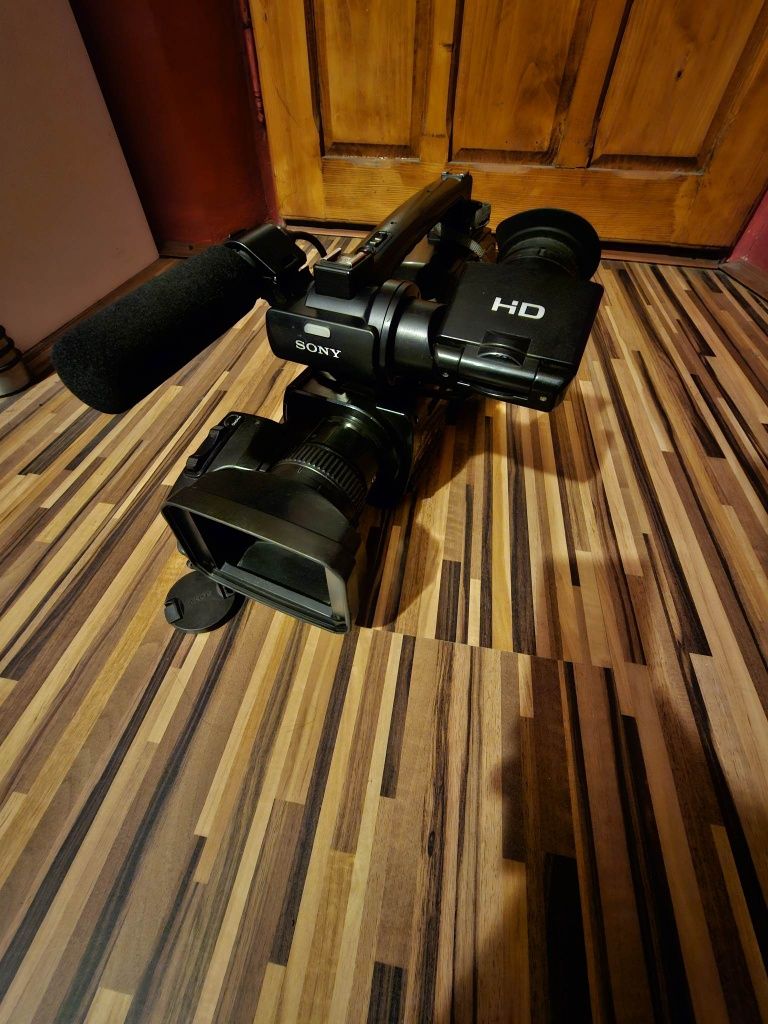 Sony HXR-MC1500 .