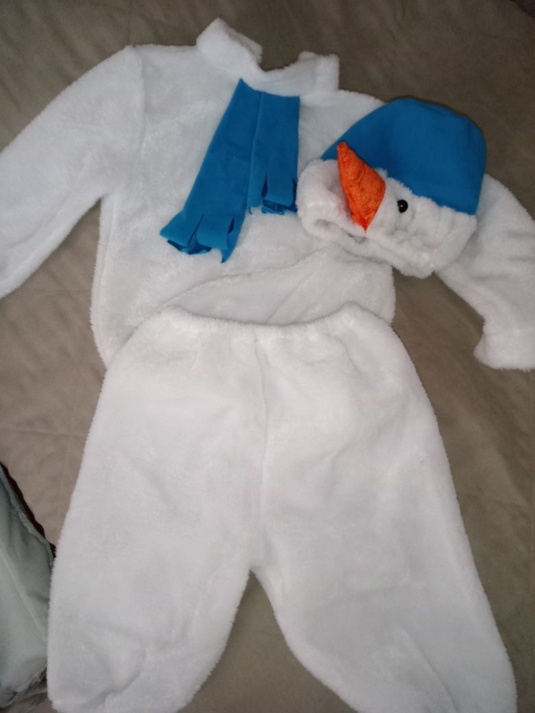 Продается новогодний костюм снеговика