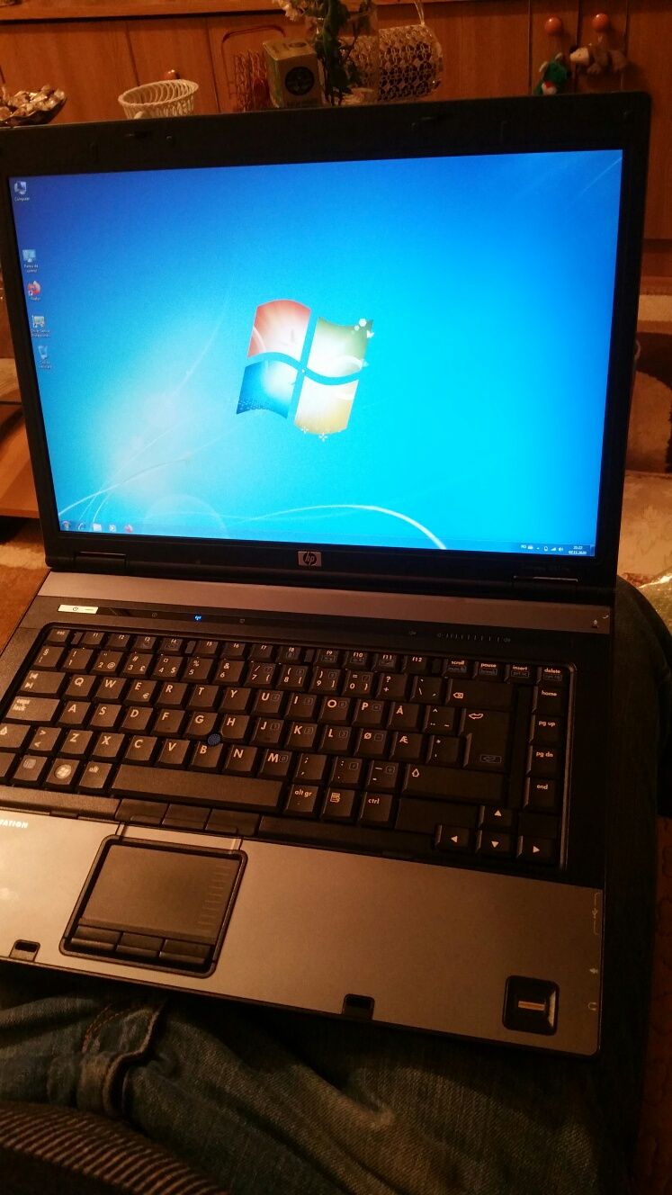 Laptop hp RAM 4GB hard 320 GB