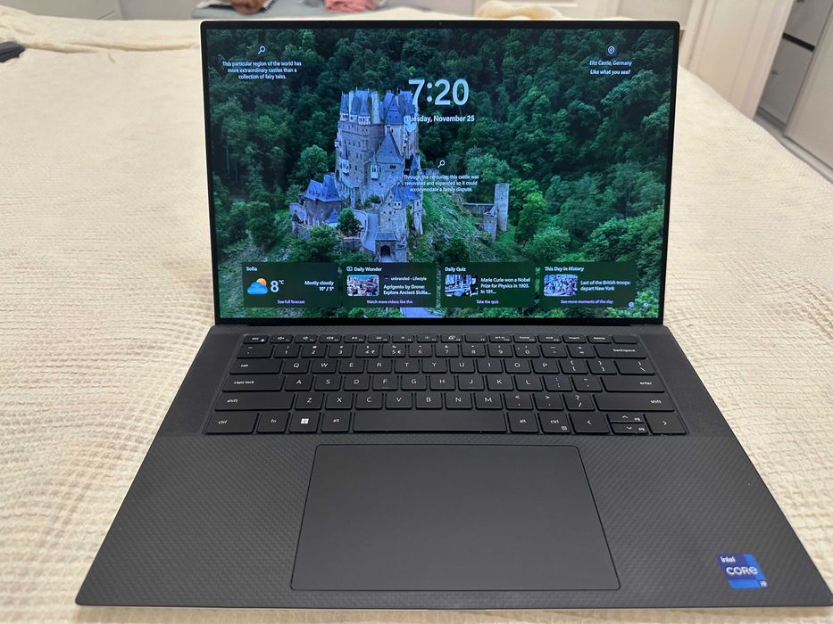 Dell XPS 9520 15.6 OLED Intel i9 12900HK 32 GB RAM 1TB SSD RTX 3050 Ti