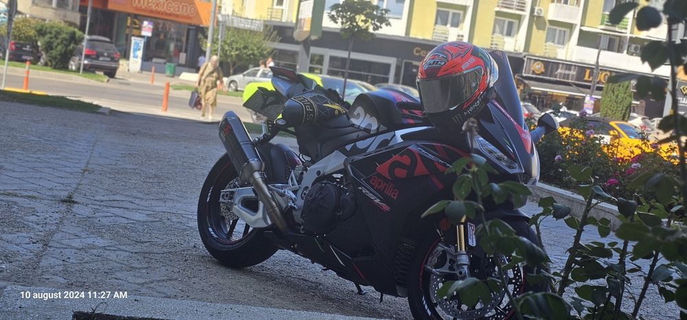 Aprilia rsv4 1100 factory/brembo/ohlins/akrapovic
