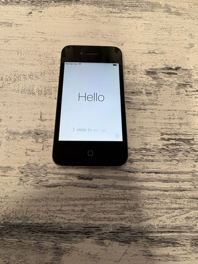 iPhone 4s, черен и бял