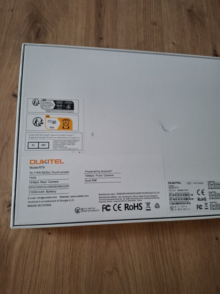 Tableta Oukitel 4G 10 inch  24giga Ram cu 64giga intern