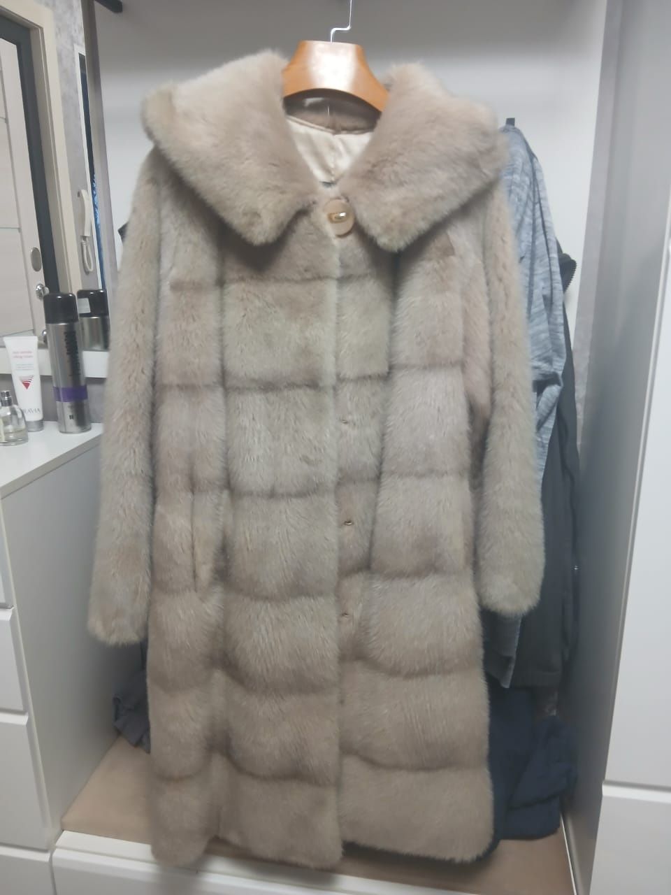 Продам норковую шубу