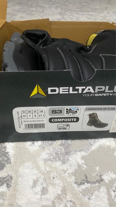 Продается спец обувь зимний