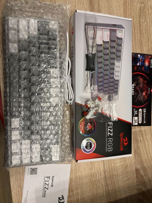 Tastatura mecanica gaming Redragon FIZZ RGB