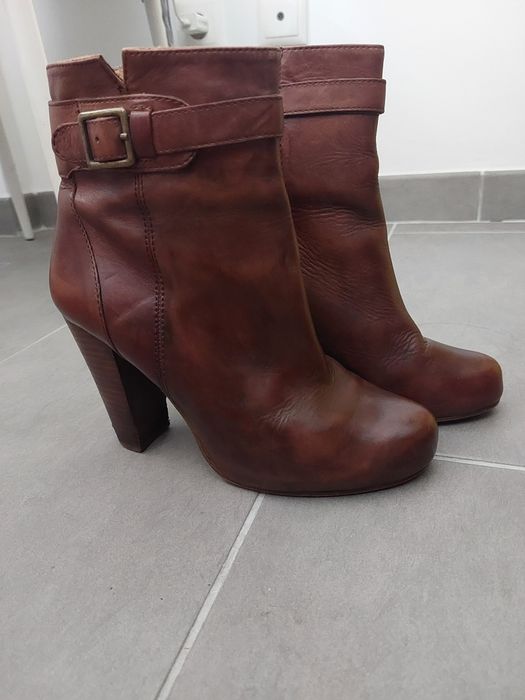 Ghete din piele naturala