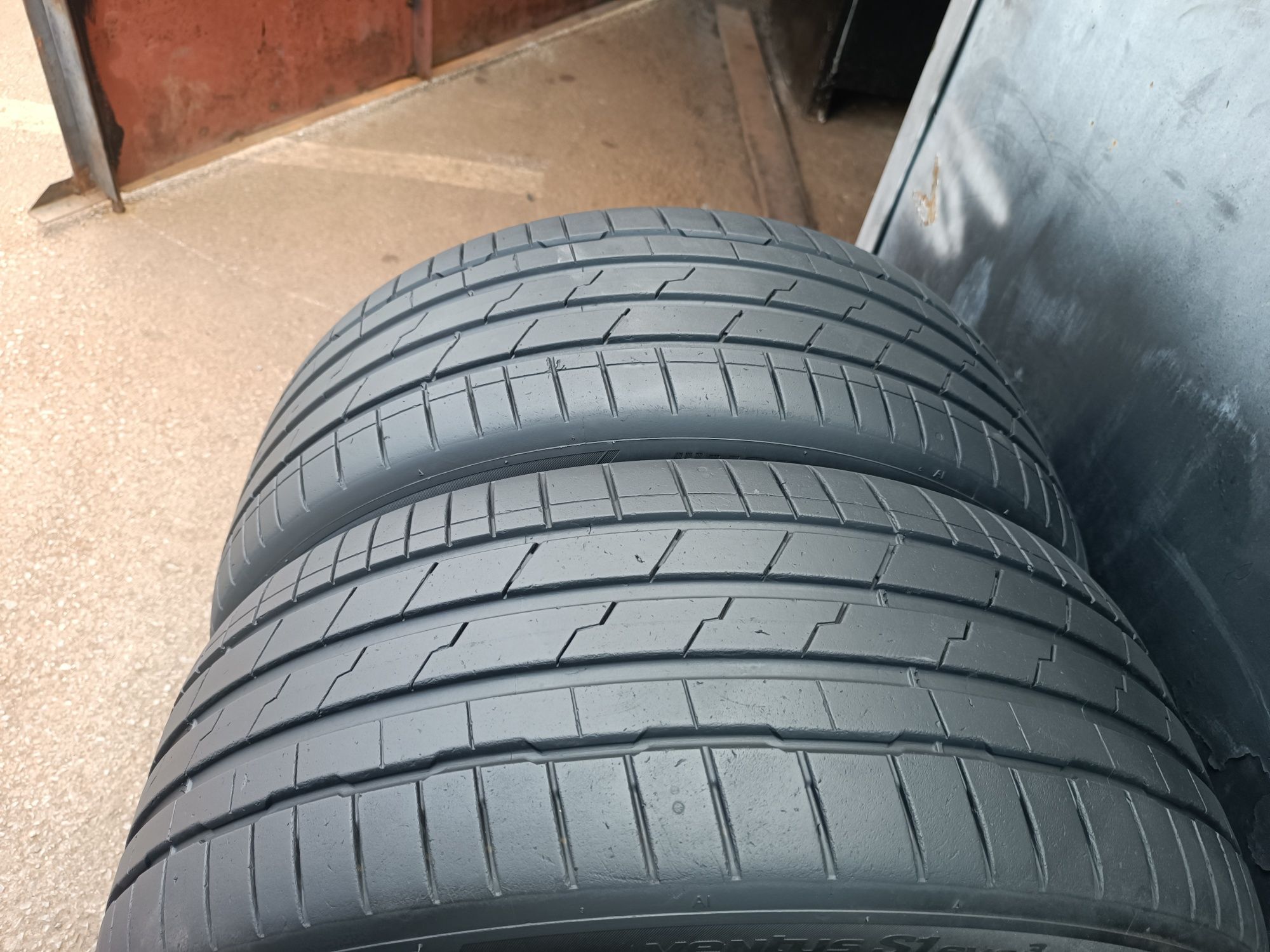 225/45/19 Hankook Дот 1022