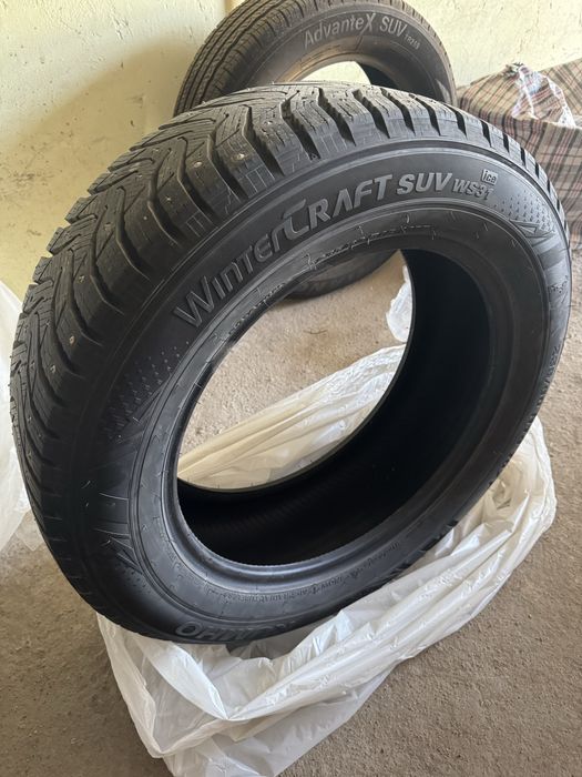 Продам зимнюю шипованную резину Kumho WinterCraft suv ws31