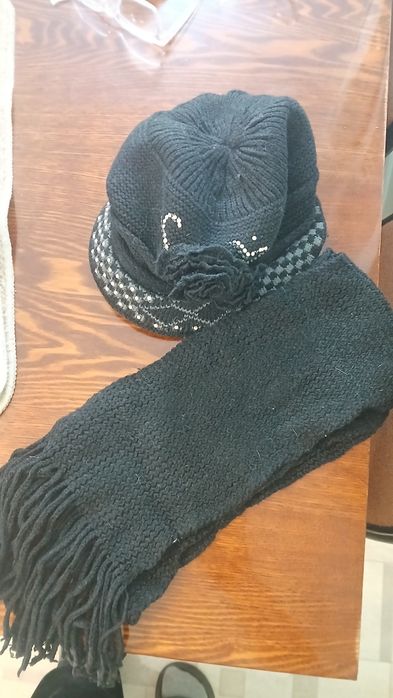 Женские шапки,шарфы,чулки