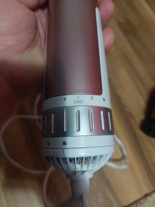 Perie rotativa Rowenta cu diverse trepte de viteza ,doua capete