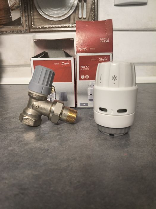 Robineți de ½ cu cap termostatat