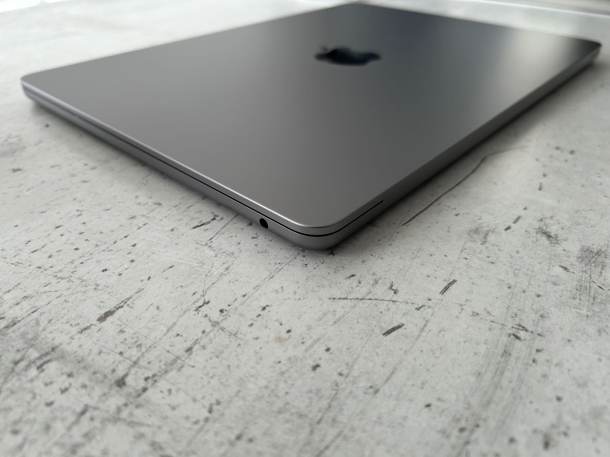 MacBook Air 13" M3 Chip 8-CPU, 10-GPU, 16RAM, 512 SSD,ГАРАНЦИЯ 12.2025