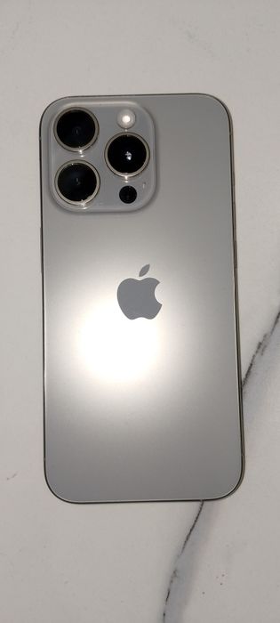 Там продам айфон серый