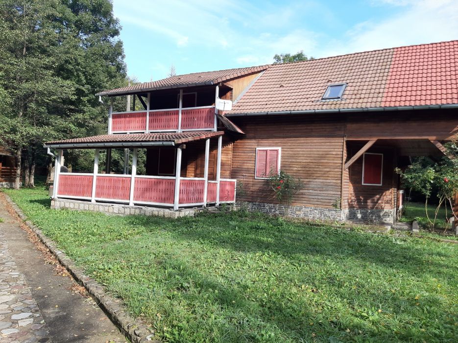 Inchiriez cabană Lepșa Vrancea Liberă de revelion 9000 lei!3 nopți