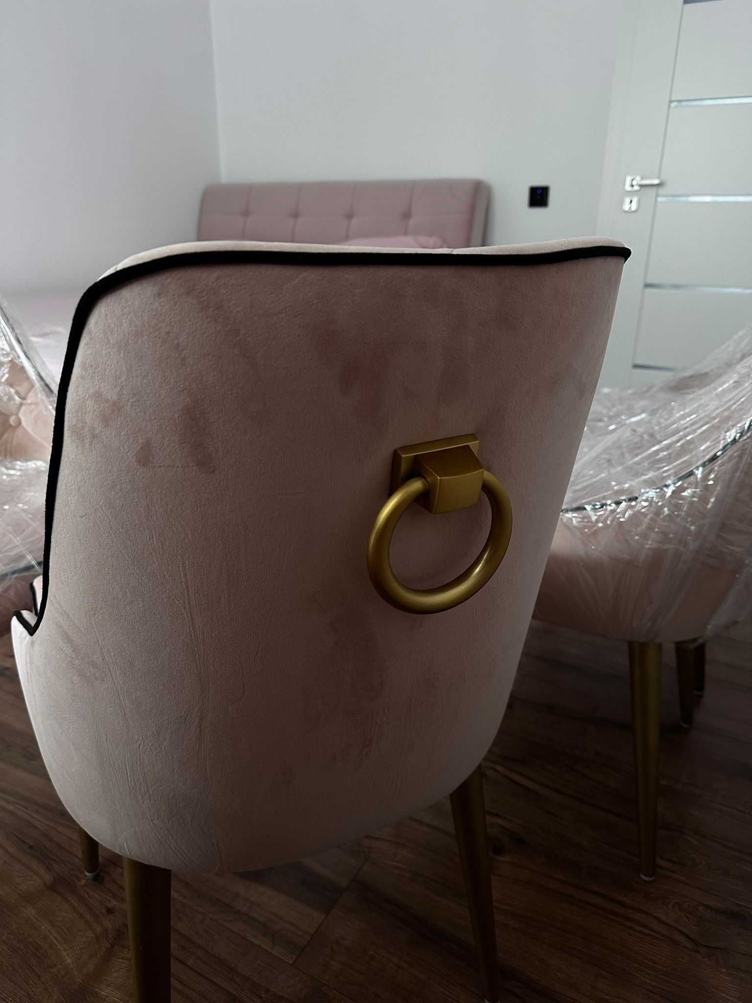 Vand scaune noi model Caro - Duval furniture
