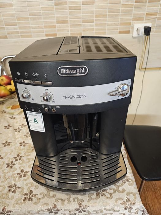 Espressor automat De'Longhi Magnifica ESAM 3000.B
