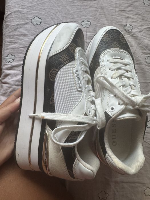 Adidasi cu platforma Guess