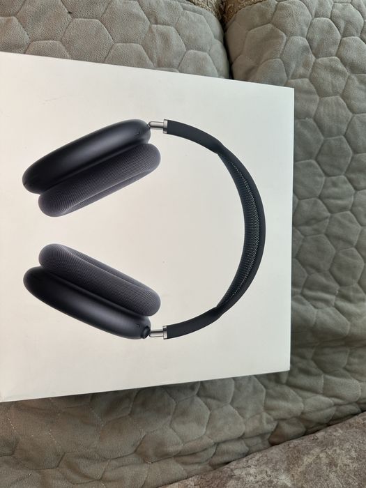AirPods Max 2 Midnight — новые, в пленке!