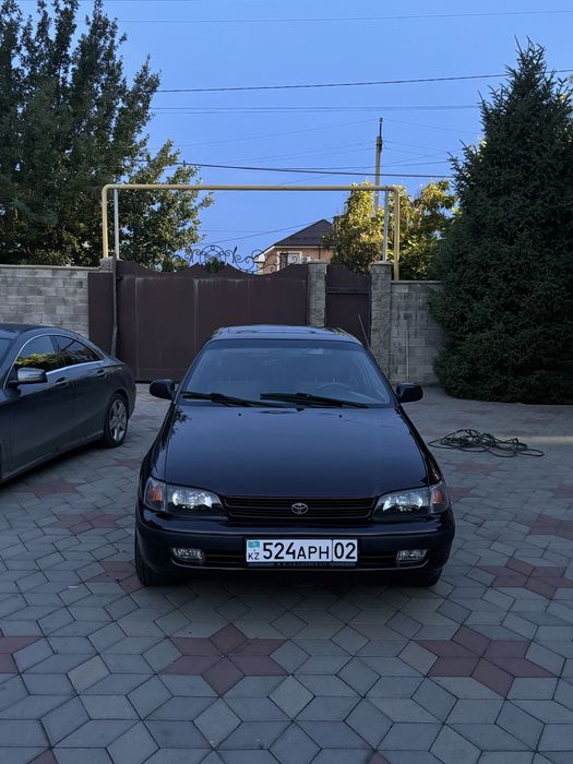 Tayota karina e 1993