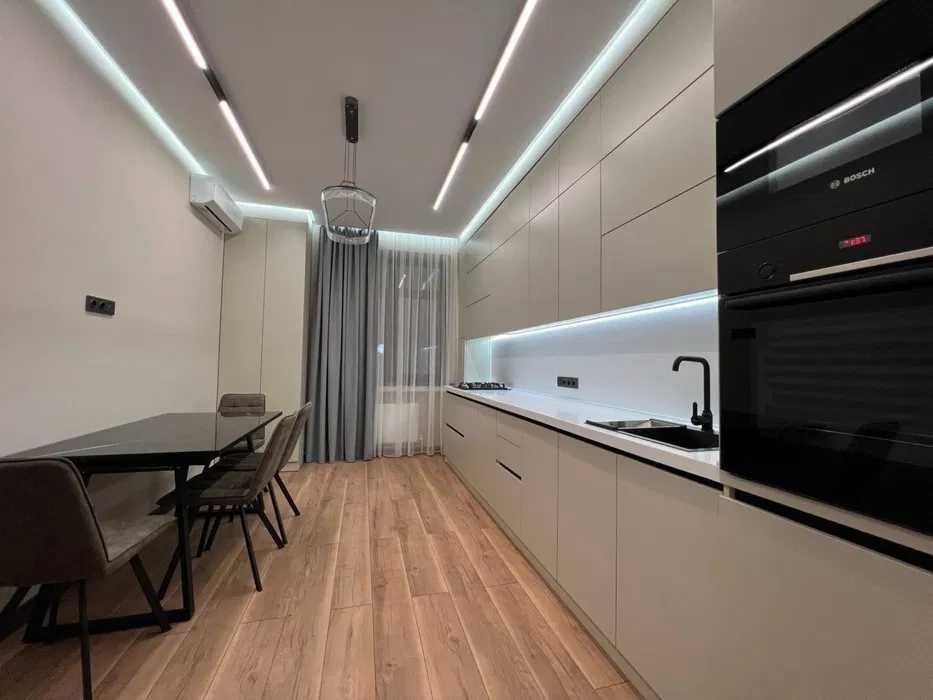 Сдается новая квартира в центре города Жк Parisien-Двухъярусная!