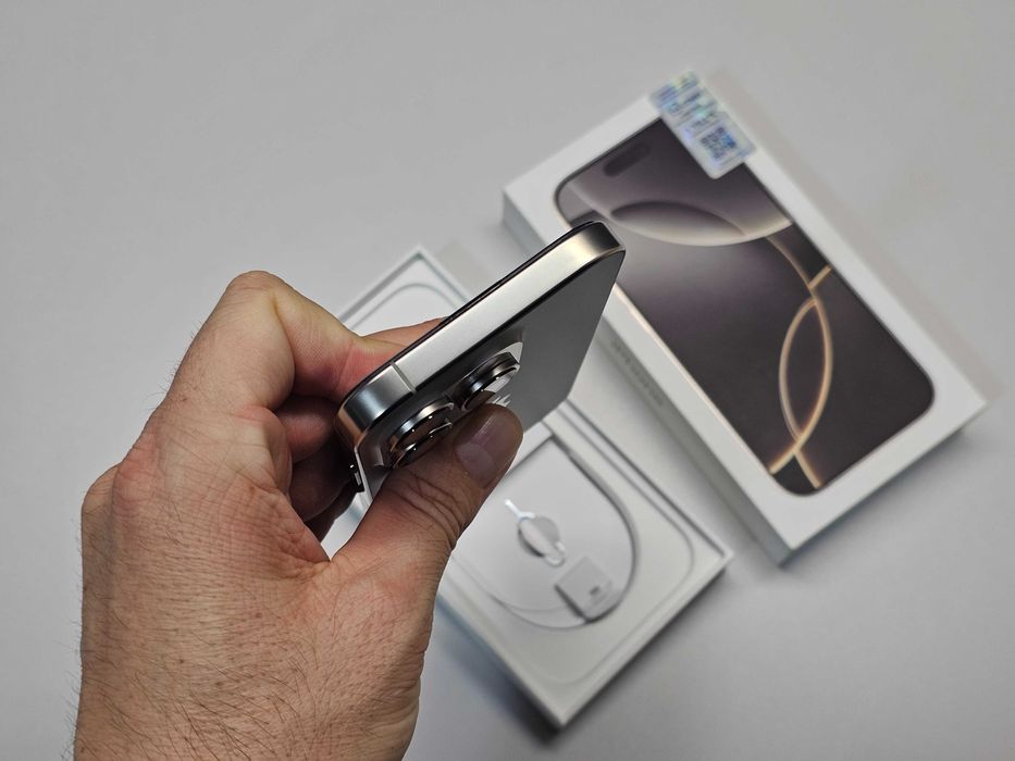 ПРОДАМ iPhone 16 PRO (128GB) Natural Titanium/ SIM. Практический НОВОЕ