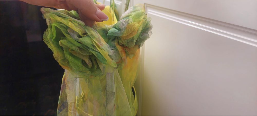 Rochie dama superba cu trandafiri 3D pe umeri