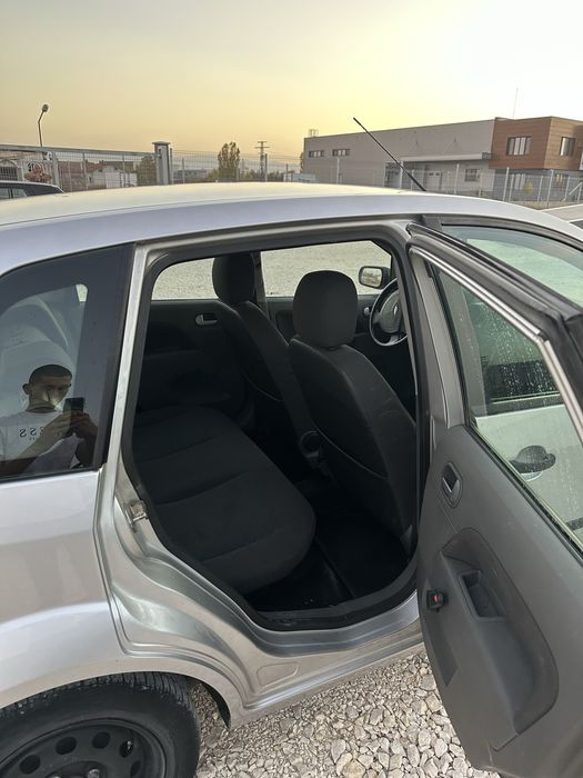 FORD FIESTA 1,4 бензин/газ+климатик за части