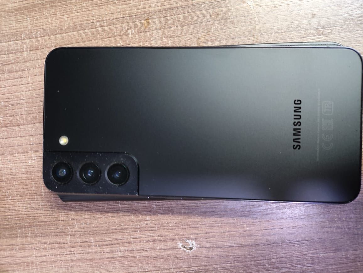 Продам обменяю смартфон samsung на 23ultra с моей доплатой