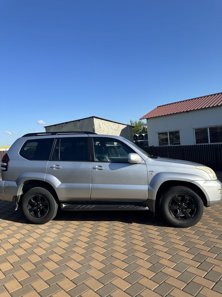 Vând Toyota Land Cruiser