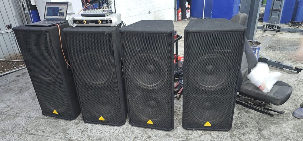 Vând sistem complet Behringer – boxe + mixer + amplificator