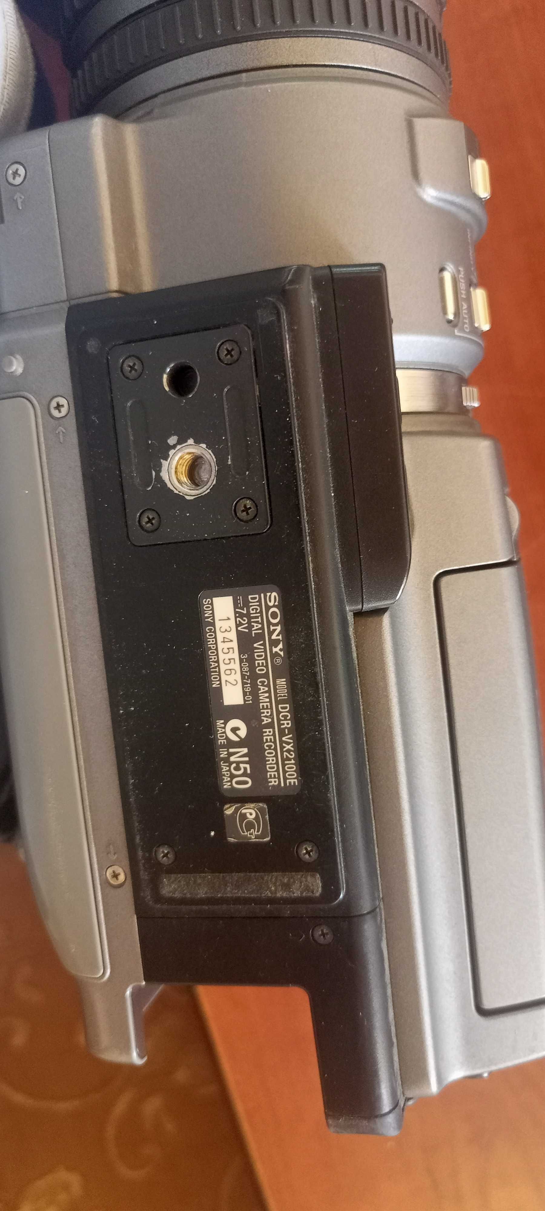 SONY DCR-VX2100E VIDEO APPARAT sotiladi Video kamerachilar uchun