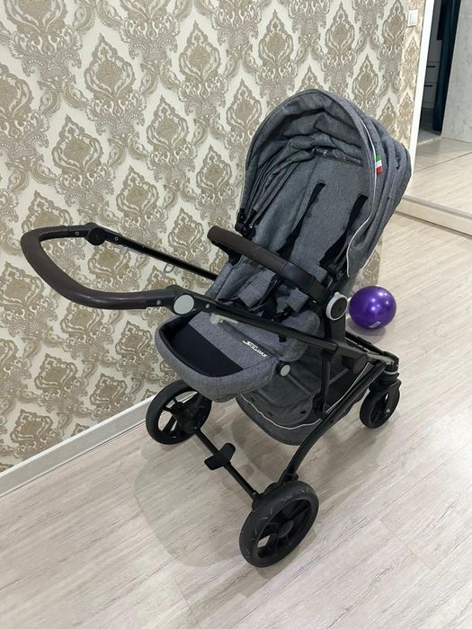 Продаеться универсальная коляска Skillmax 2в1.