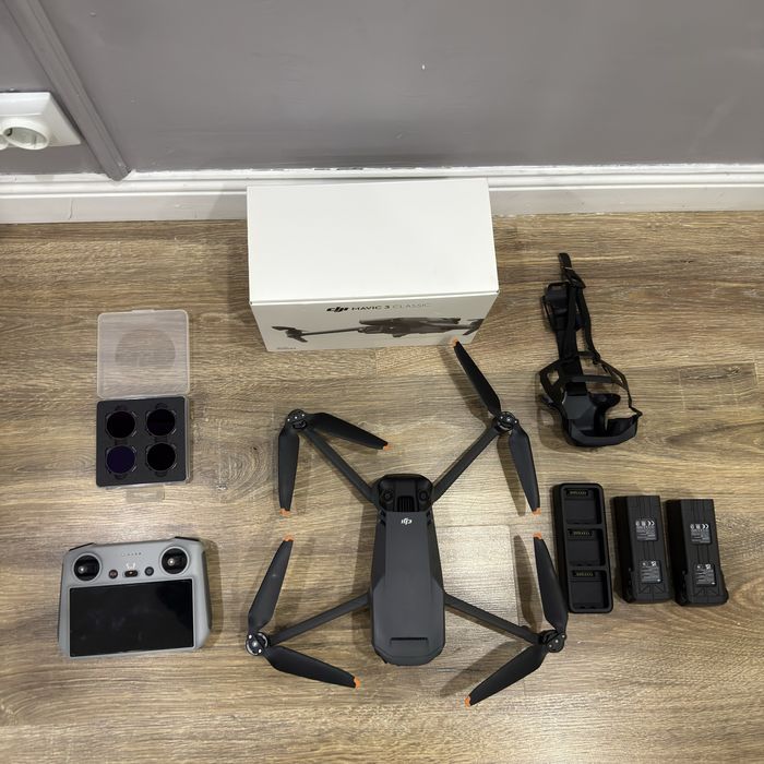 DJI Mavic 3 Classic + RC серый + 3 батареи + хаб оригинал