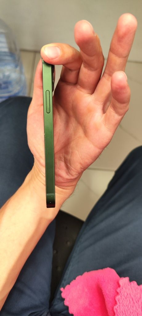 Iphone 13 mini.   Juda arzon