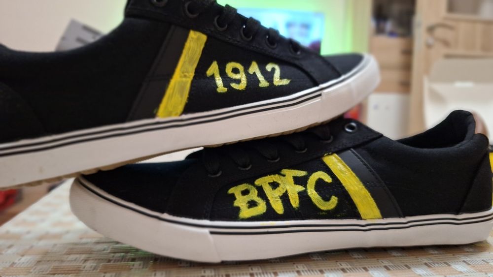 Ръчно рисувани кецове